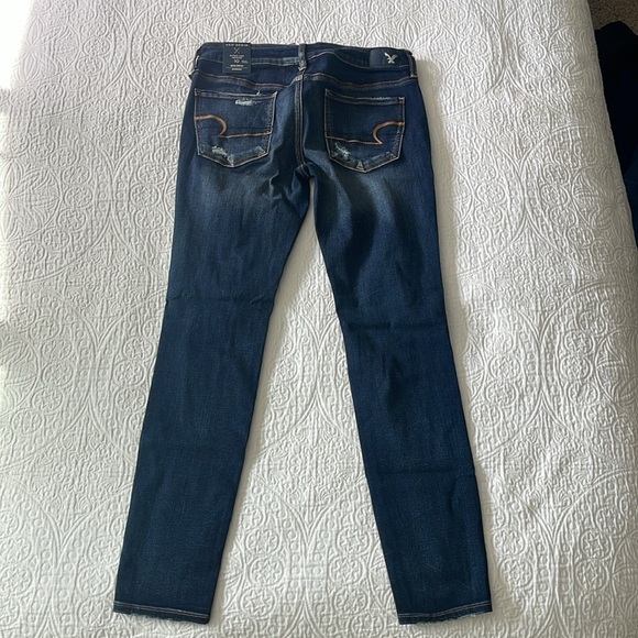 NWT. American Eagle super low jegging, super stretch. Size 10R. Straight leg. - Picture 4 of 4